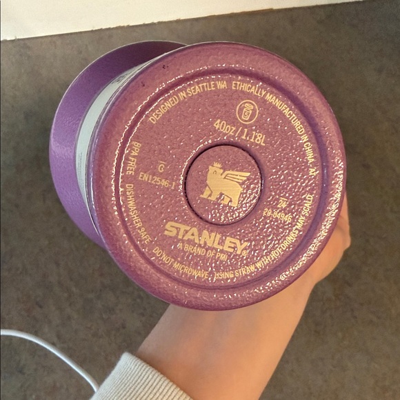 Stanley Hammertone Lilac Quencher H2.0 Tumbler 40oz - Picture 3 of 4